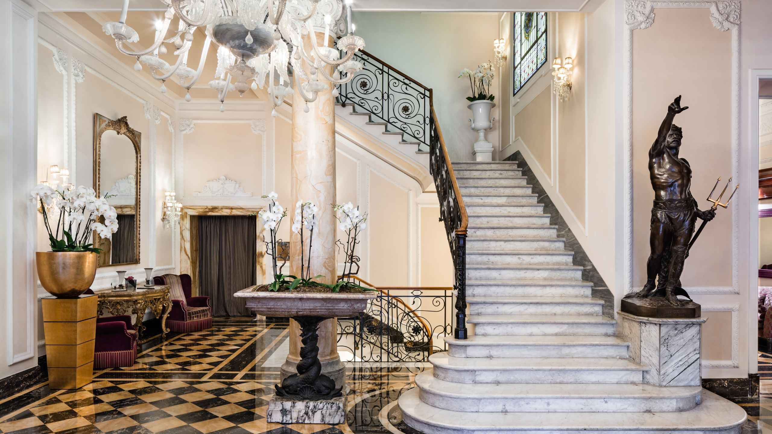 Primiera Baglioni Hotel Regina Blog Article Page